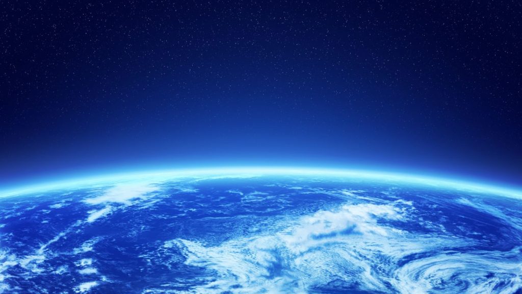 宇宙から眺める数万年前の美しい地球。ハイヤーセルフに導かれてたどり着いた、魂の記憶を象徴する光景。